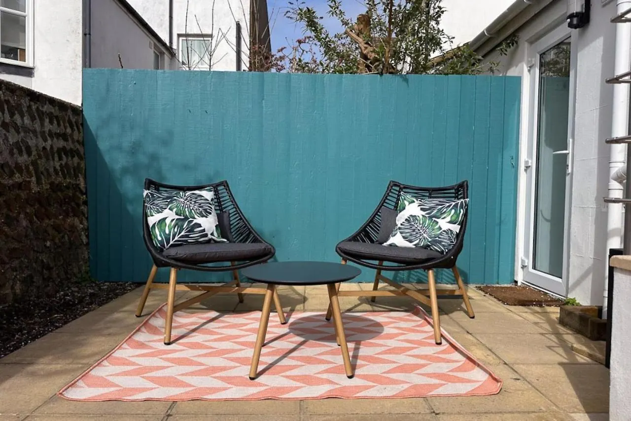 The Lorelei Chic Urban Retreat With Terrace In Hove 0*,
