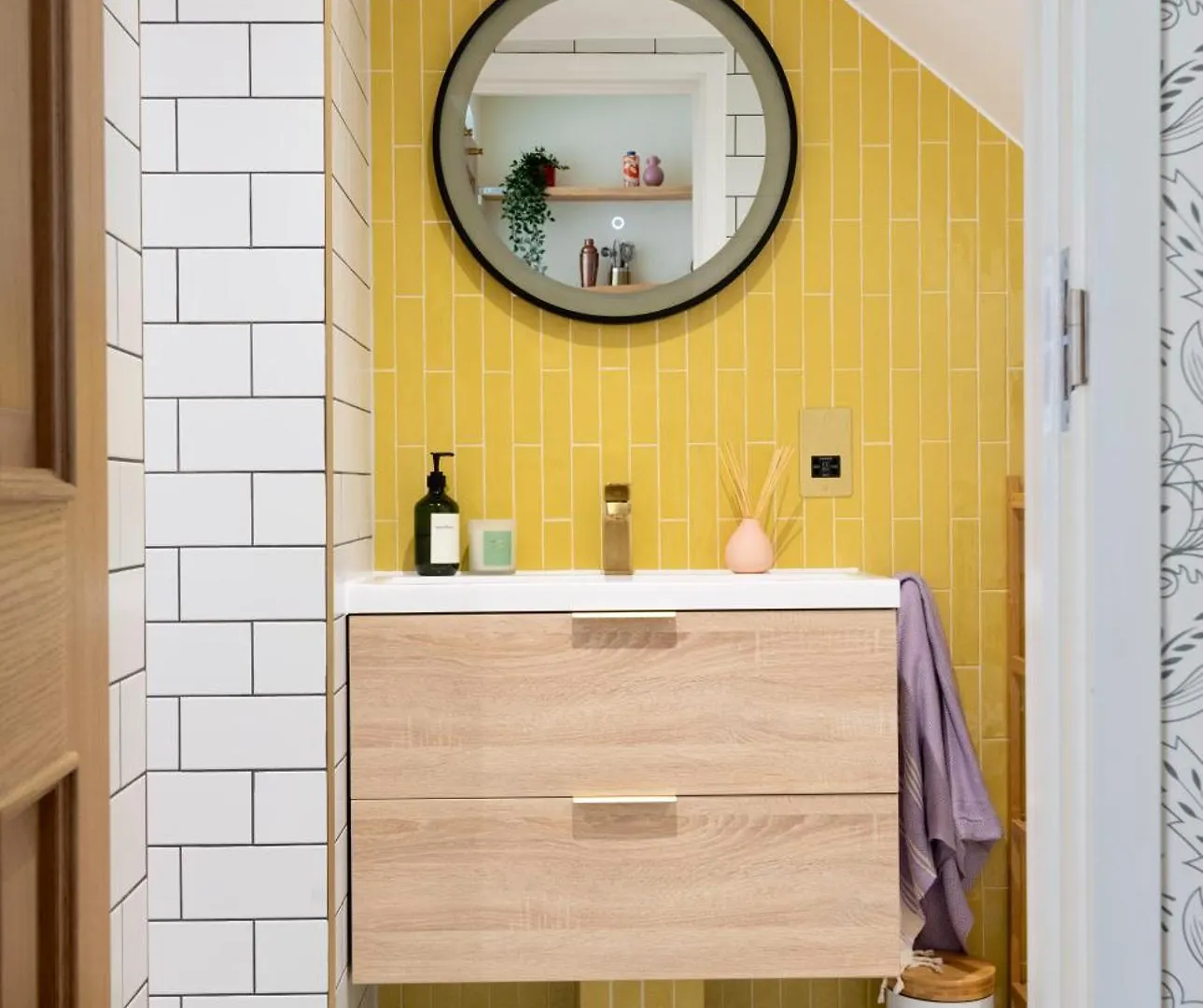 The Lorelei Chic Urban Retreat With Terrace In Brighton